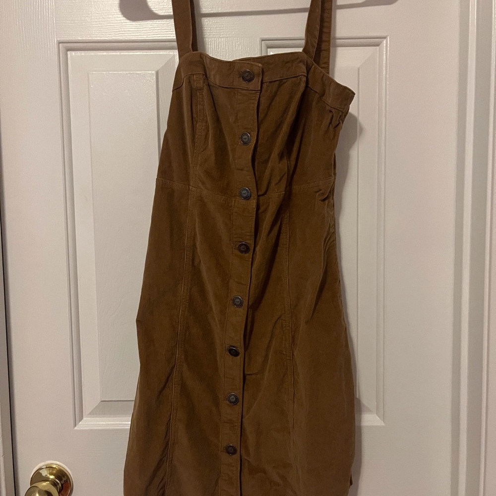Brown dress